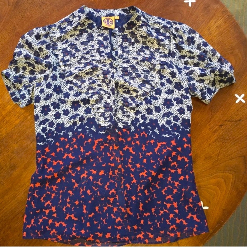 Gorgeous Tory Burch silk top short sleeve